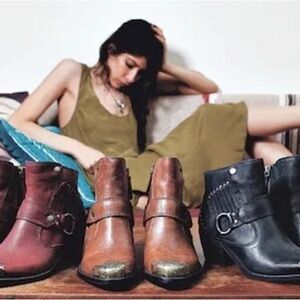 RARE Pamela love for Nine West booties